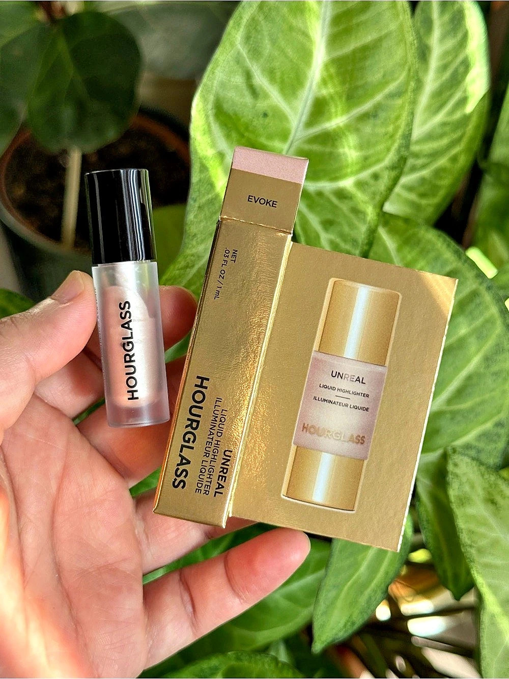 Hourglass Unreal Highlighting Liquid -Mini size – EVOKE